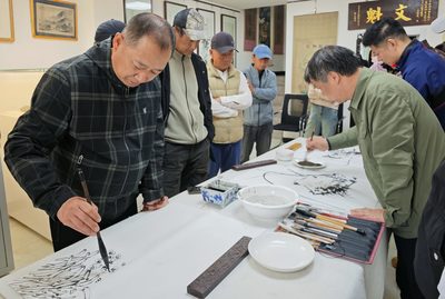 海林牡丹江市政協開展“送文化進社區”活動，架起文化藝術交流的民心橋